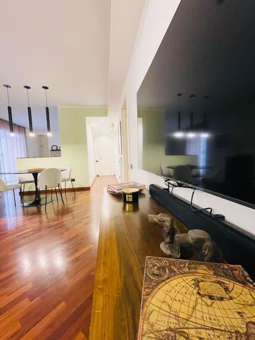 Re Gallo Luxury Apartment Plebiscito In Via Chiaia Nápoly Kültér fotó