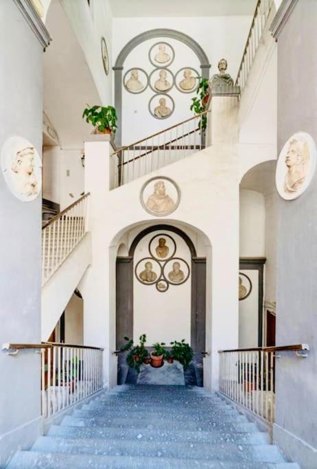 Re Gallo Luxury Apartment Plebiscito In Via Chiaia Nápoly Kültér fotó