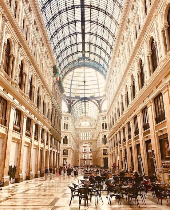 Re Gallo Luxury Apartment Plebiscito In Via Chiaia Nápoly Kültér fotó