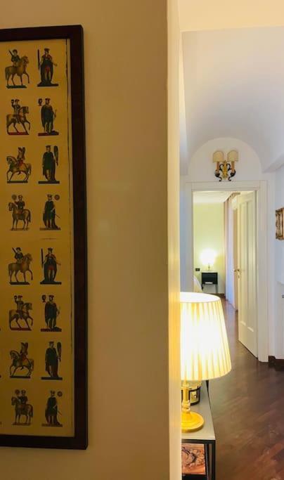 Re Gallo Luxury Apartment Plebiscito In Via Chiaia Nápoly Kültér fotó
